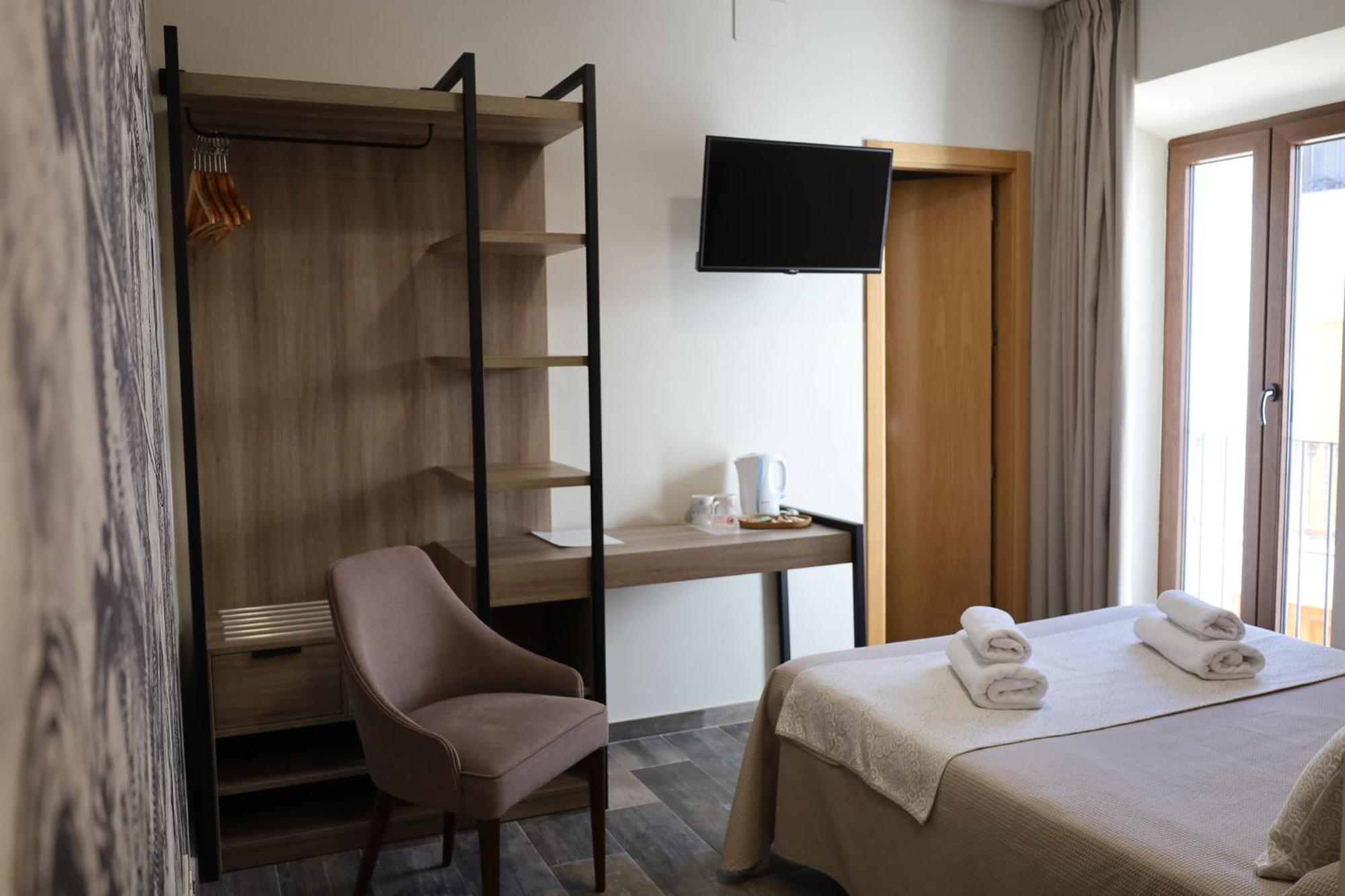 Hospedium Dlj Hostal Tematico Desde La Juderia Arjona 外观 照片