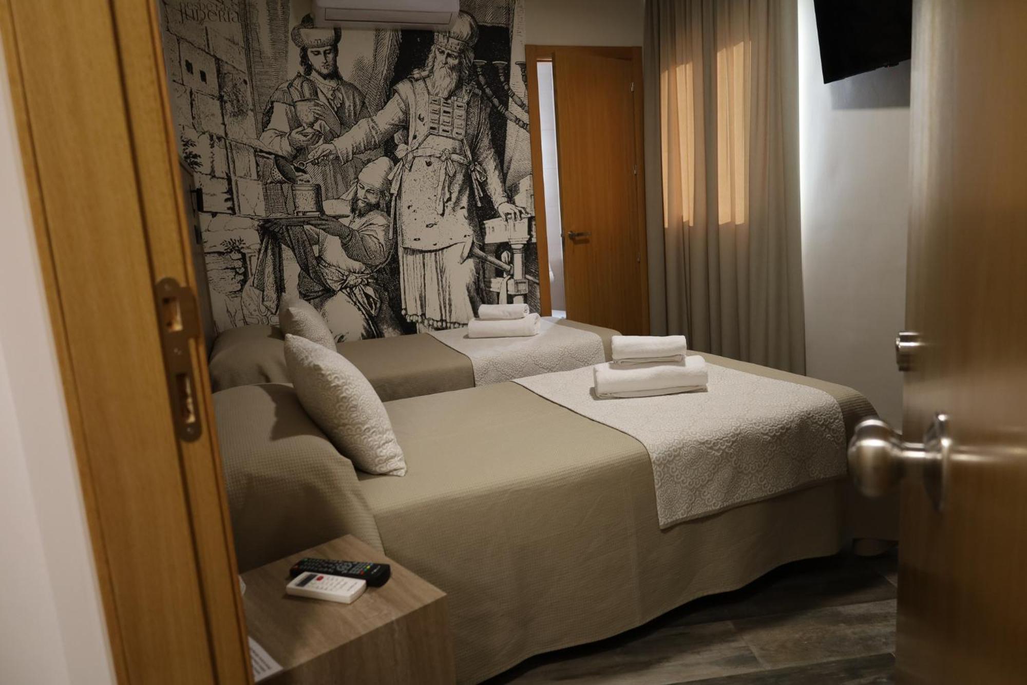 Hospedium Dlj Hostal Tematico Desde La Juderia Arjona 外观 照片