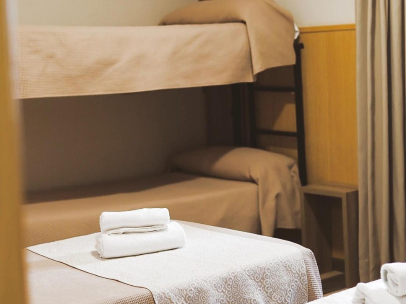 Hospedium Dlj Hostal Tematico Desde La Juderia Arjona 外观 照片