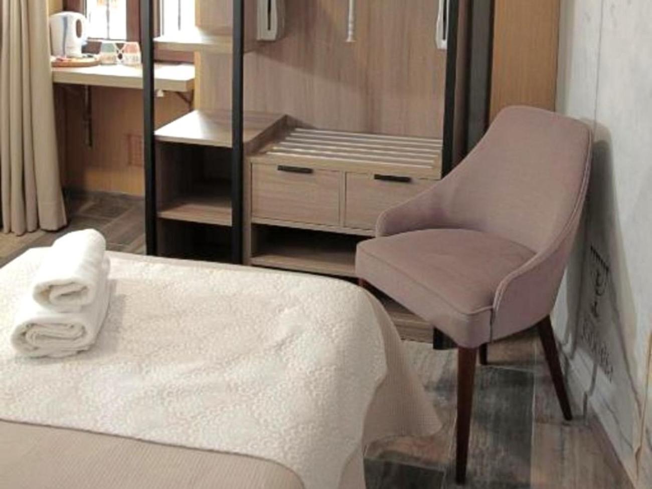 Hospedium Dlj Hostal Tematico Desde La Juderia Arjona 外观 照片